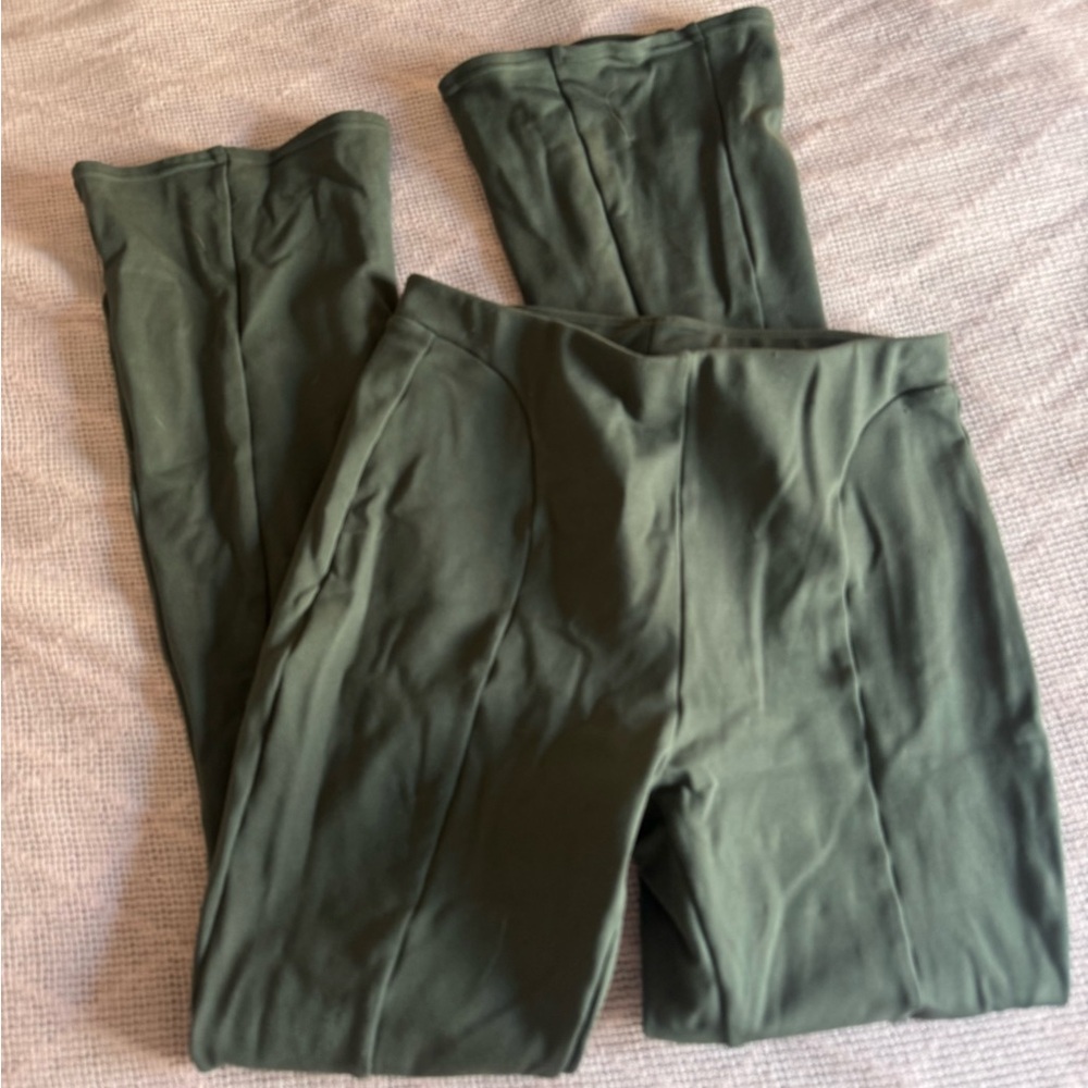 Alo Yoga Green Flare Leggings